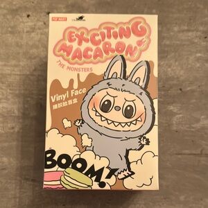 Exciting Macaron Vinyl Figure - Labubu